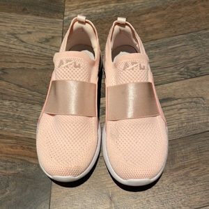 APL Bliss in light pink - size 7.5 - barely worn, like new condition